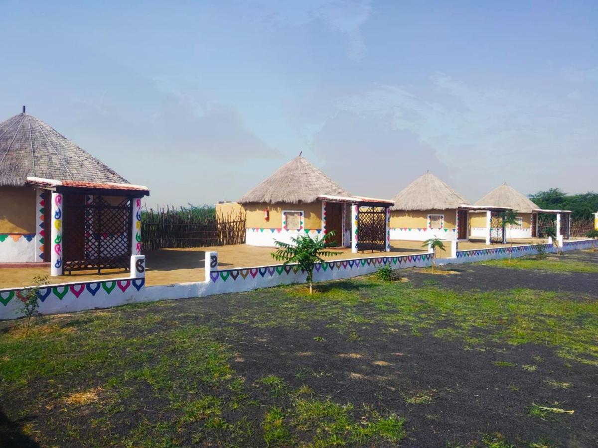 Banni Village Resort - Rann Of Kutch Bherandiāla Exterior foto